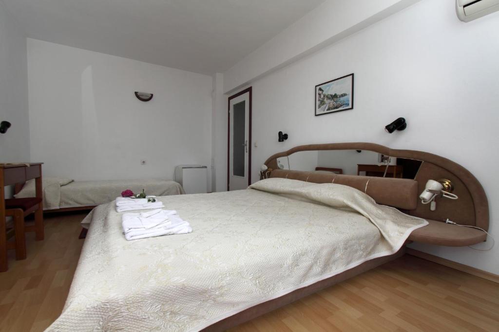 Family Hotel Verona Sozopol Quarto foto